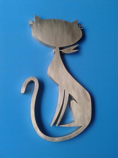 Brass cat for decorate size high 40 cm. Brass cat for decorate size high 40 cm.