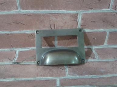 Brass Handle code I.038 size L:82 mm W: 58 mm. Brass Handle code I.038 size L:82 mm W: 58 mm.