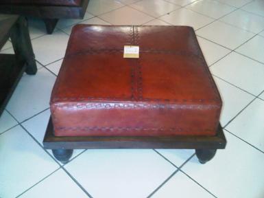 Leather Stool code CH001B wide 1m. Leather Stool code CH001B wide 1m.