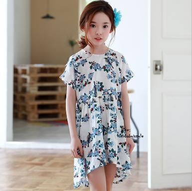  Sales เด็กโต-เดรสพรีเมืี่ยมทรงOver Size สีขาวลายBlue Flowerแขนสั้นผ่า ติดกระดุมไซส์140 รหัส KKK920