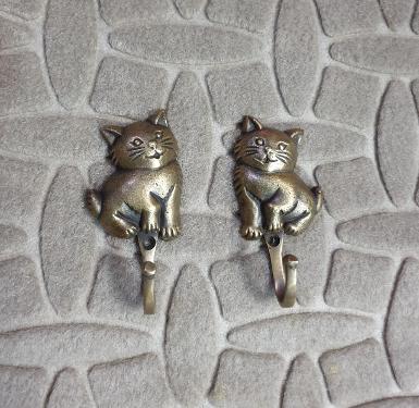 Brass Hook 2 cat Item Code U.158 price/set size wide 36 mm long 82 mm. Brass Hook 2 cat Item Code U.158 price/set size wide 36 mm long 82 mm.
