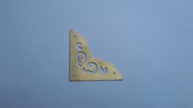 Corner brass Code MPL50 size 5.5 x 5.5 cm. Corner brass Code MPL50 size 5.5 x 5.5 cm.