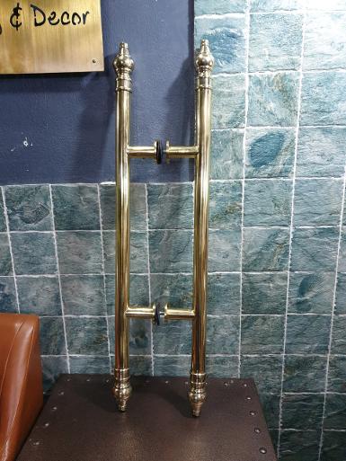 Brass handle for Glass door Item Code AC0708 size long 800 mm pipe 32 mm. Brass handle for Glass door Item Code AC0708 size long 800 mm pipe 32 mm.
