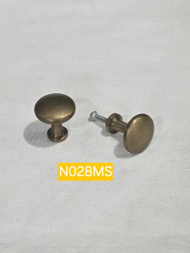 Brass pull handle Code N028MS size wide 26 mm.high 29 mm. Brass pull handle Code N028MS size wide 26 mm.high 29 mm.