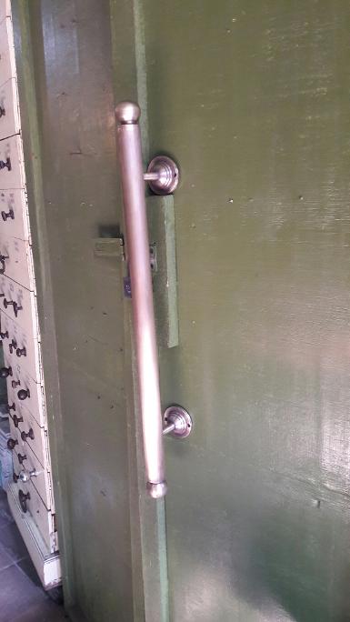 Brass door handle Item code AC.037H size long 60cm. wide 32 mm. high 50 mm. Brass door handle Item code AC.037H size long 60cm. wide 32 mm. high 50 mm.