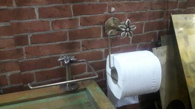 Toilet paper hook brass with wood Item code HOOK01F size deep 8.5 cm.long 14 cm. Toilet paper hook brass with wood Item code HOOK01F size deep 8.5 cm.long 14 cm.